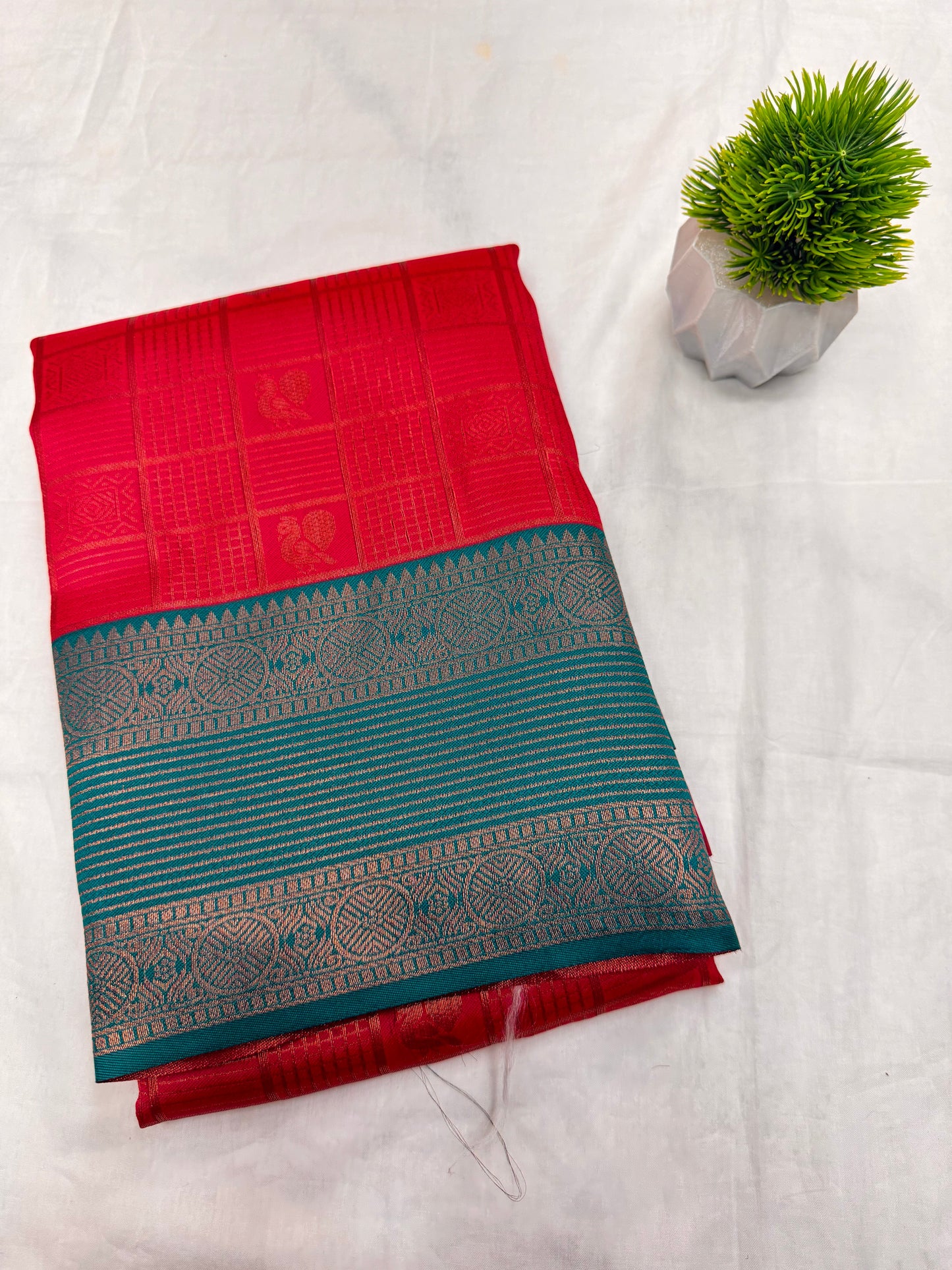 Silk Peacock Contrast