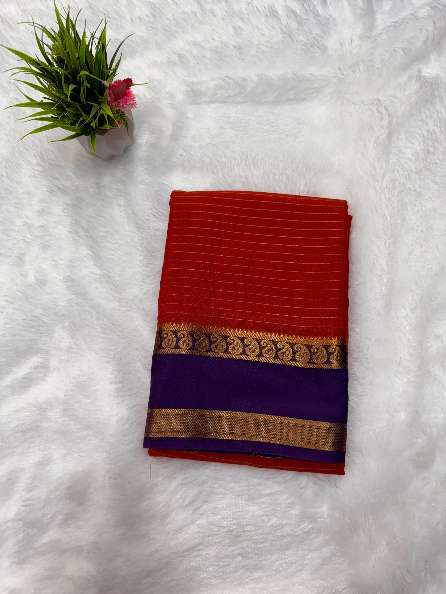 Crepe peacock border with bentex