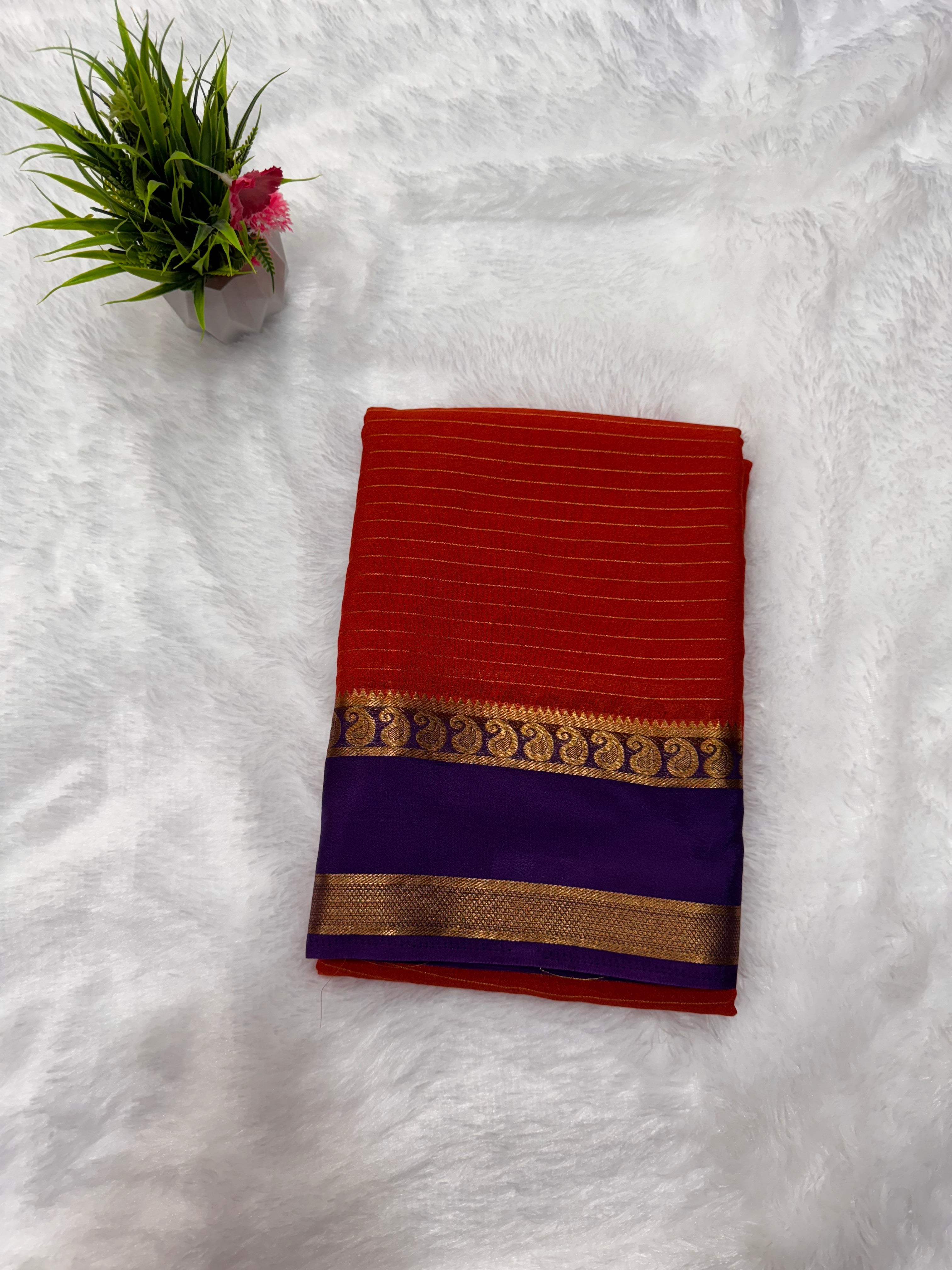 Crepe peacock border with bentex