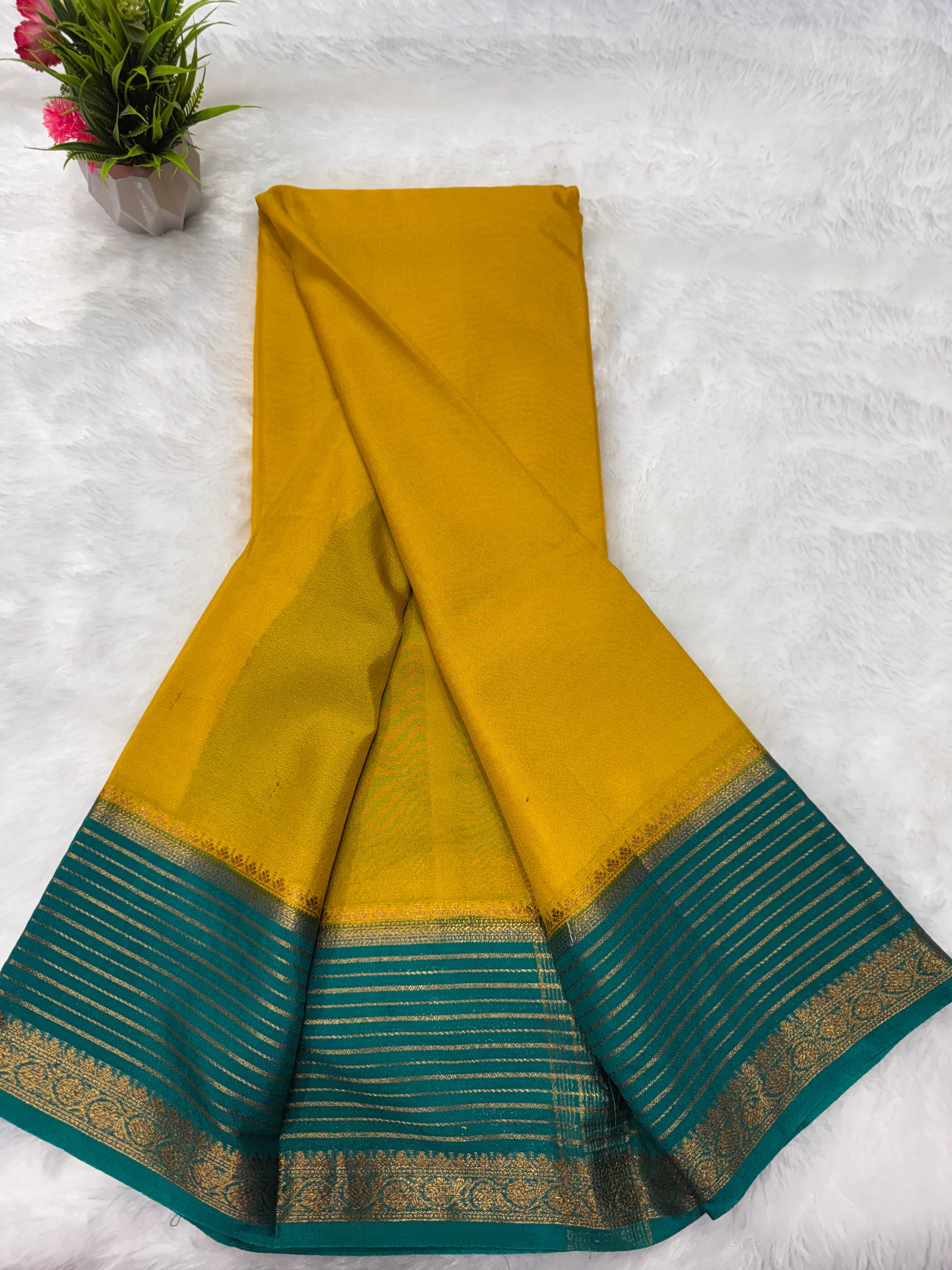 Crape Plain KW Border Stripes