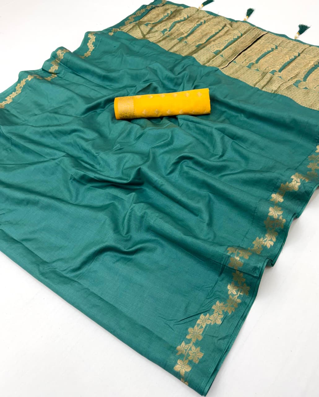 Cotton Saree with Tassels