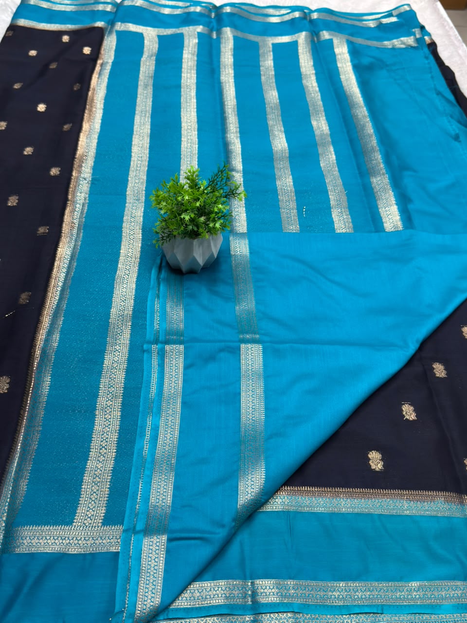 Ms Lotus Butti Bentex Cont Semi Crepe