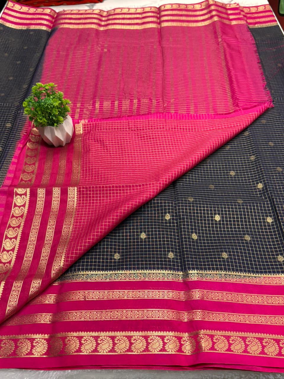 NavywithRaniPink 