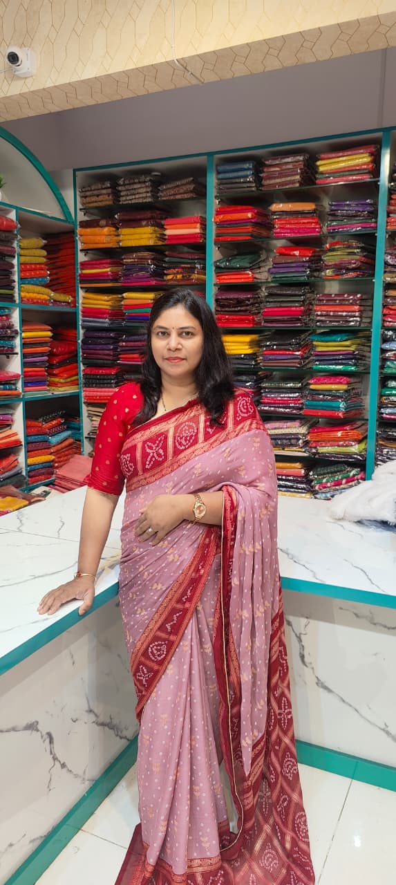 Premium Chiffon Fancy Saree with Bandini Blouse & Pallu