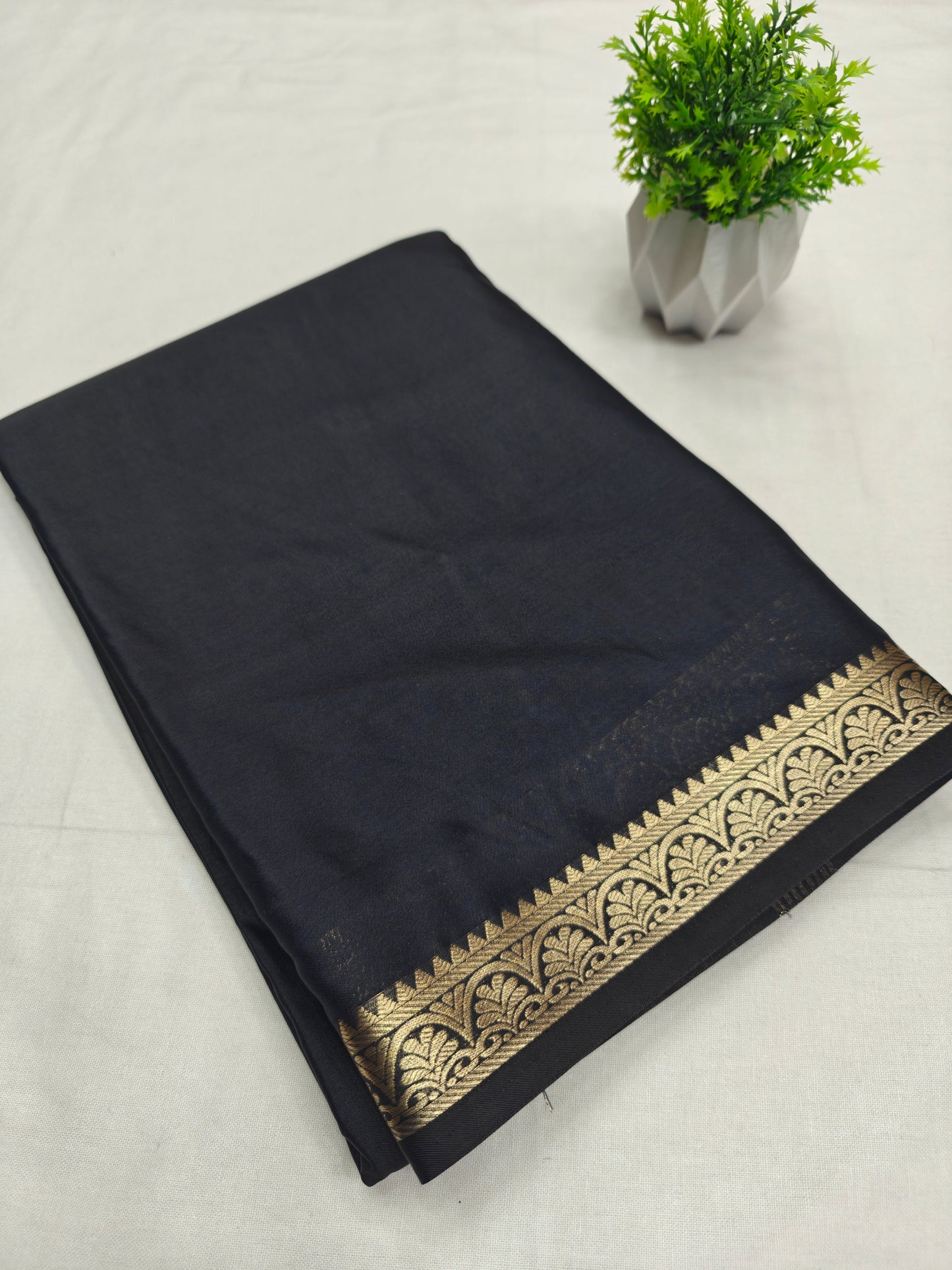 Crepe Grass Border