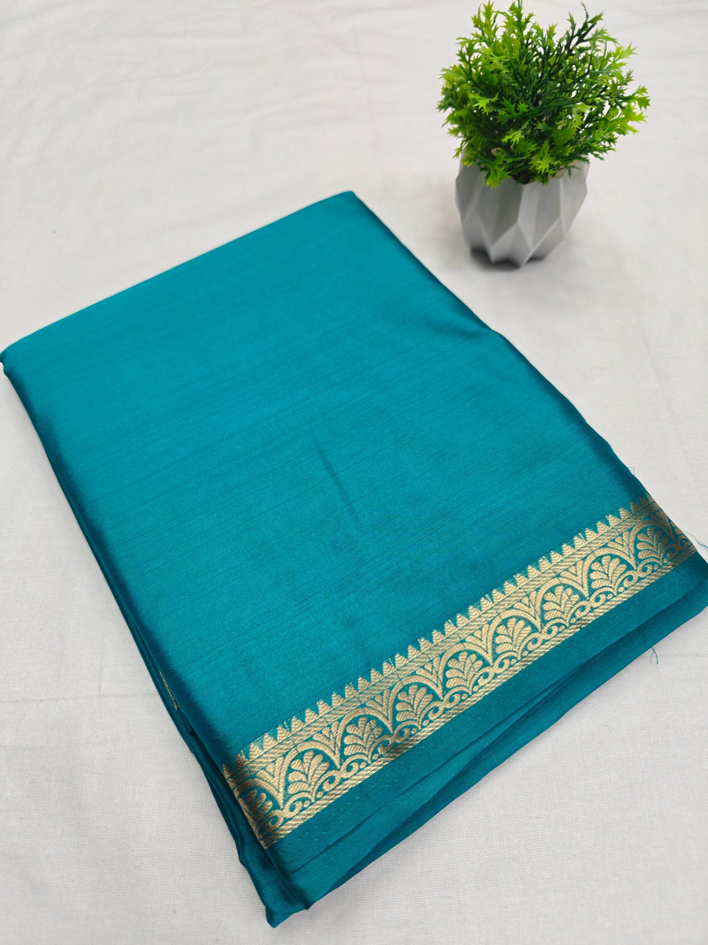 Crepe Grass Border